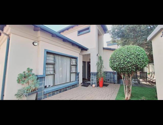 3 BEDROOM HOUSE FOR SALE IN MIDFIELD ESTATE